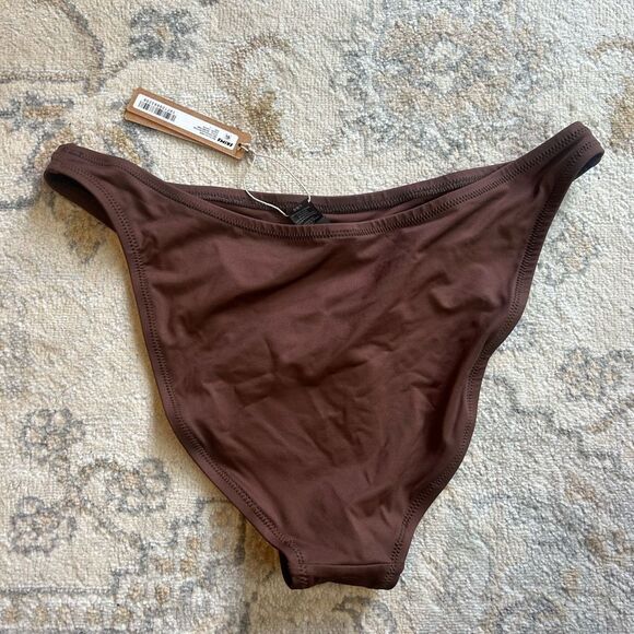 SKIMS Chocolate Bikini Bottom - Picture 3 of 3